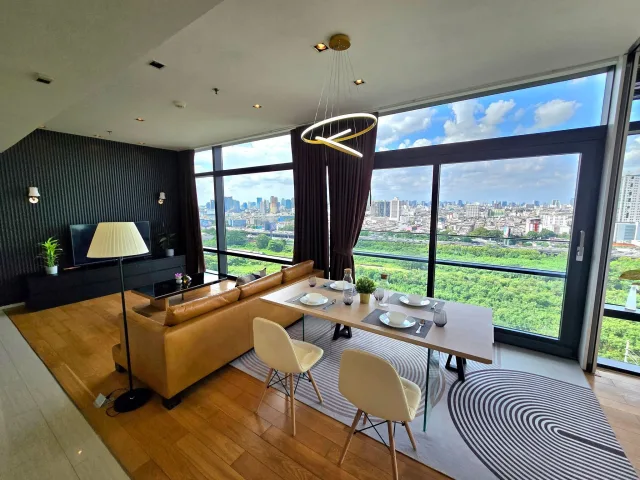 Circle Living Prototype condo photo 8