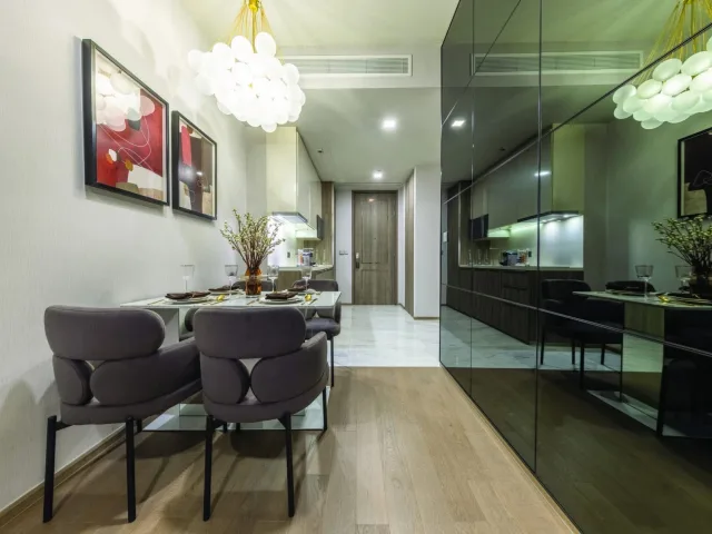 Celes Asoke condo photo 6