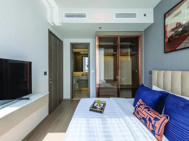 Celes Asoke condo photo 11